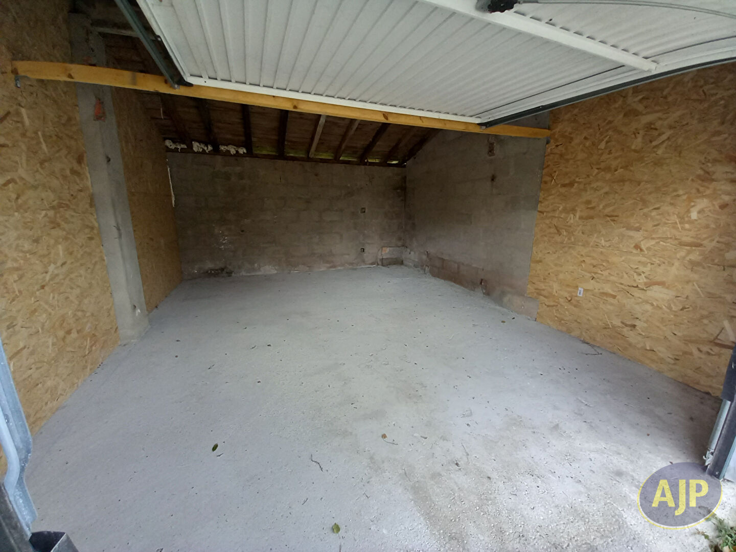 Un garage n°1 à Gaillan en Médoc - photo 2