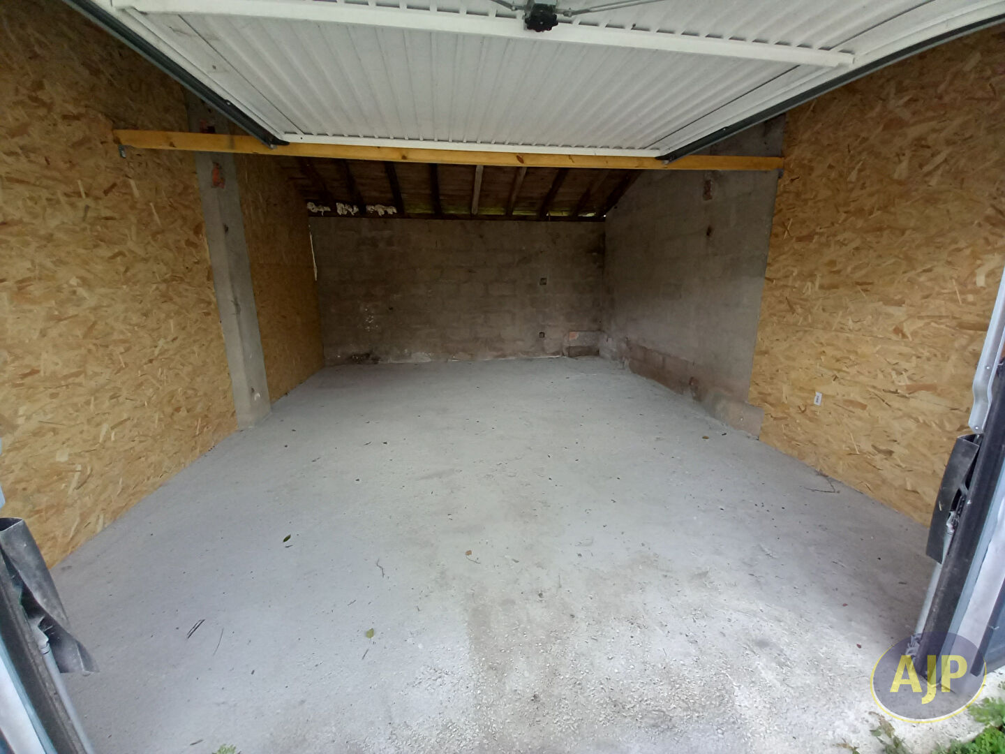 Un garage n°1 à Gaillan en Médoc - photo 3