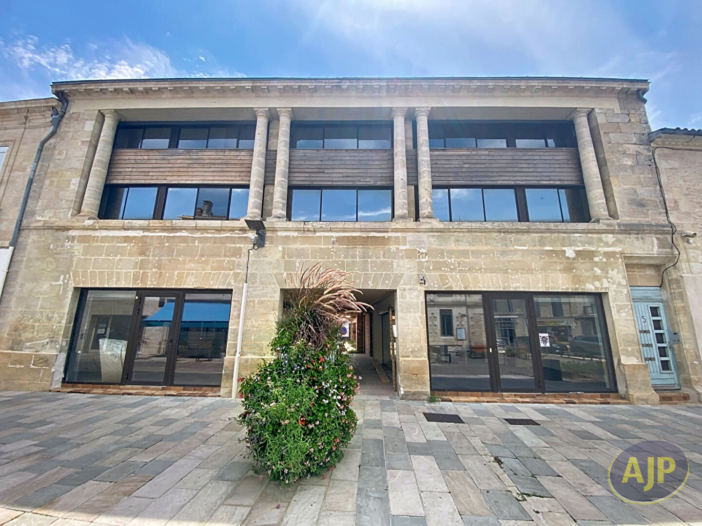 Local commercial Lesparre Medoc 81.3m2 - photo 3