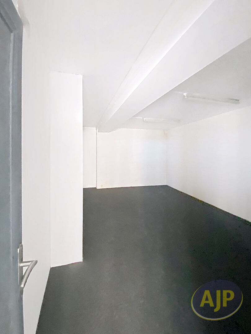 Local commercial Lesparre Medoc 81.3m2 - photo 10