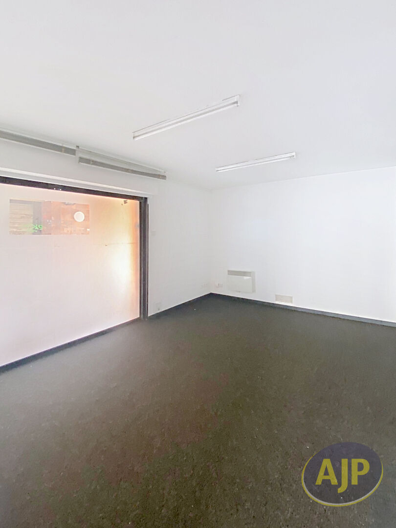 Local commercial Lesparre Medoc 81.3m2 - photo 11