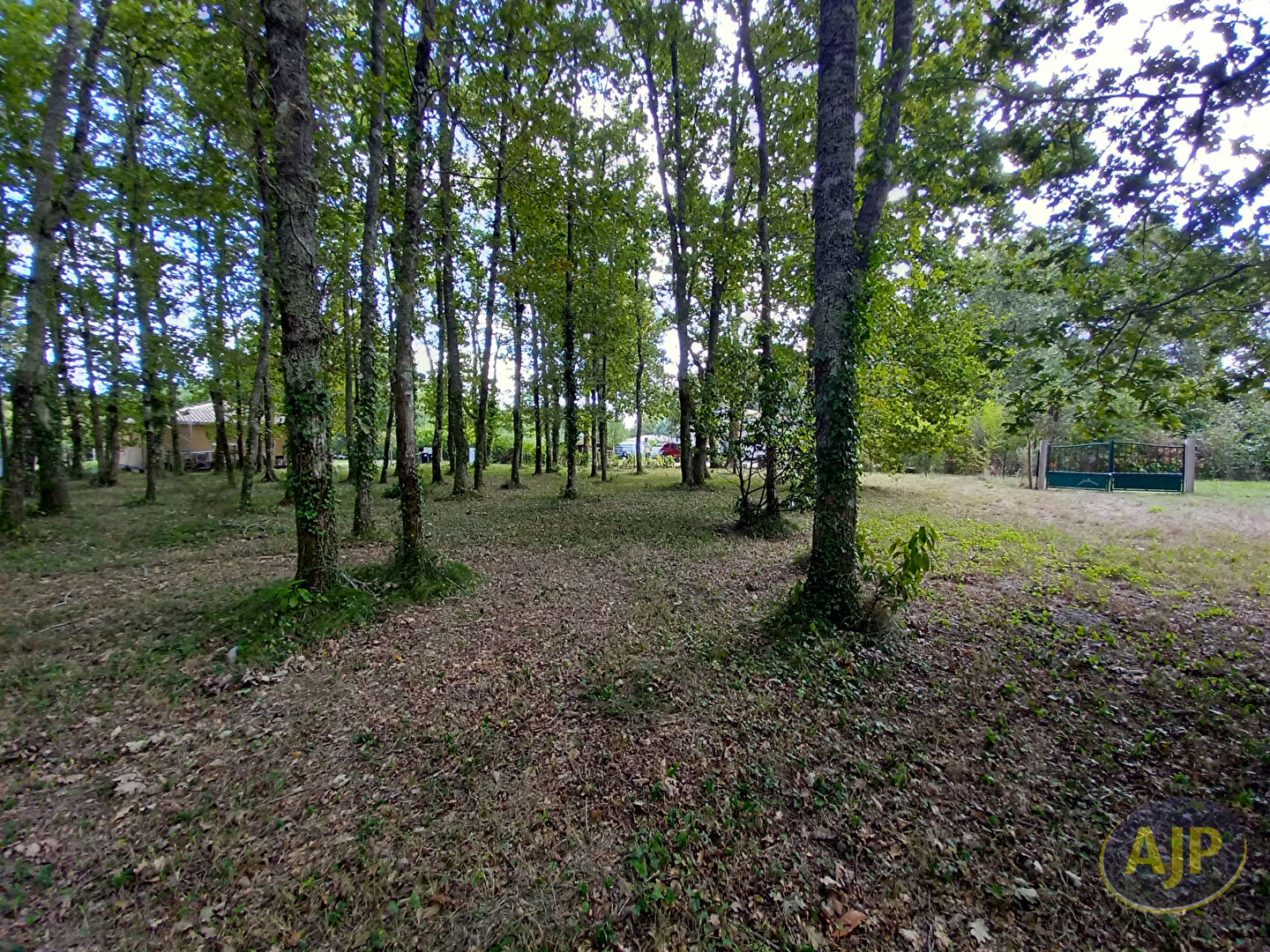 Terrain à bâtir de 933 m² à 5 min de Lesparre - photo 2