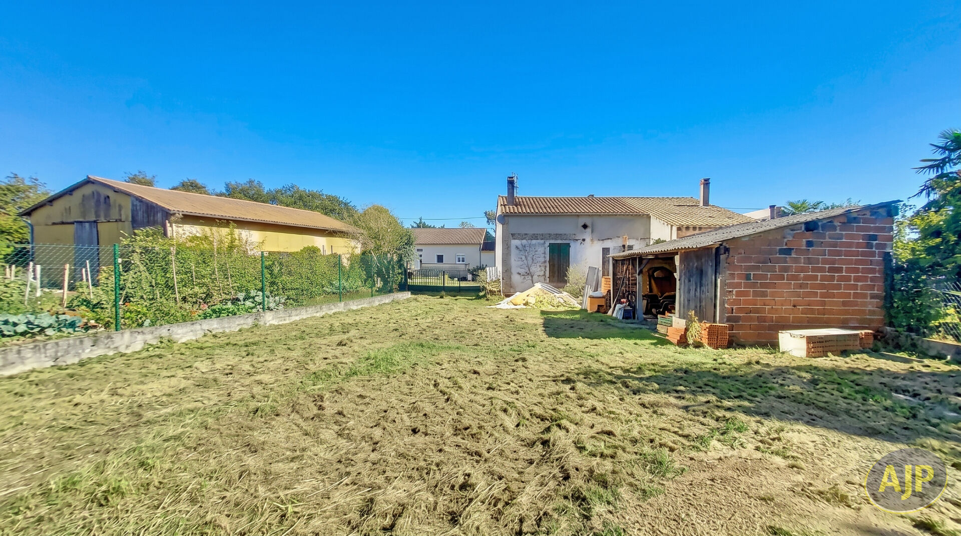 EXCLUSIVITÉ ! Maison à rénover avec terrain constructible ! - photo 5
