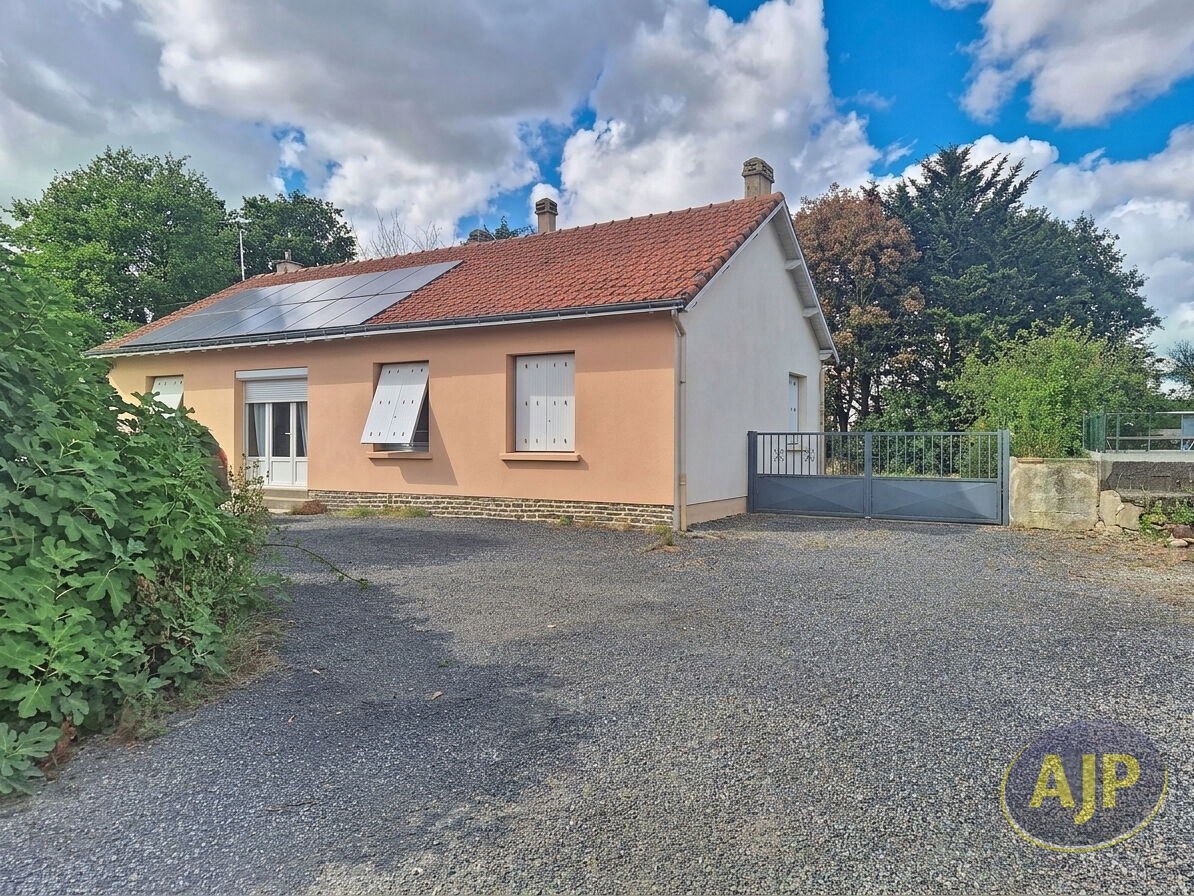 Maison Montaigu Vendee 4 pièce(s) 105 m2 - photo 1