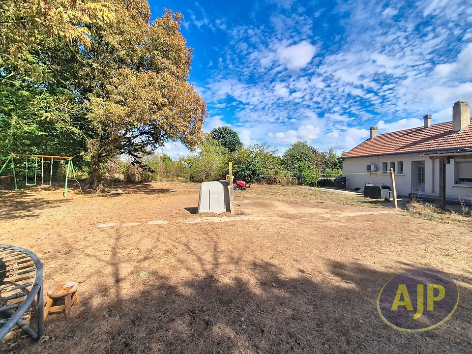 Maison Montaigu Vendee 4 pièce(s) 105 m2 - photo 13
