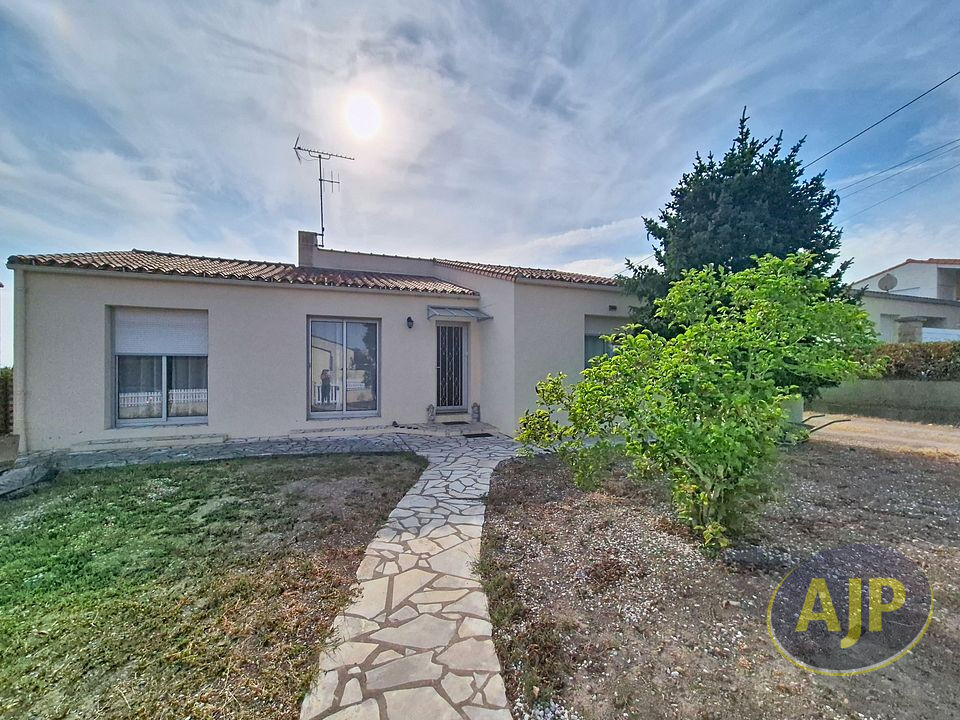 Maison Montaigu Vendee 4 pièce(s) 124 m2 - photo 1