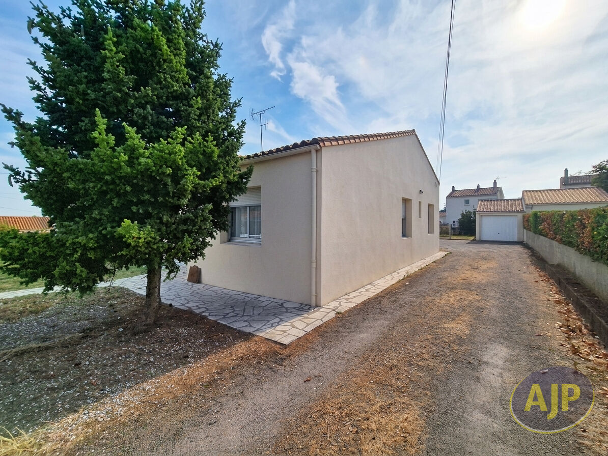 Maison Montaigu Vendee 4 pièce(s) 124 m2 - photo 2