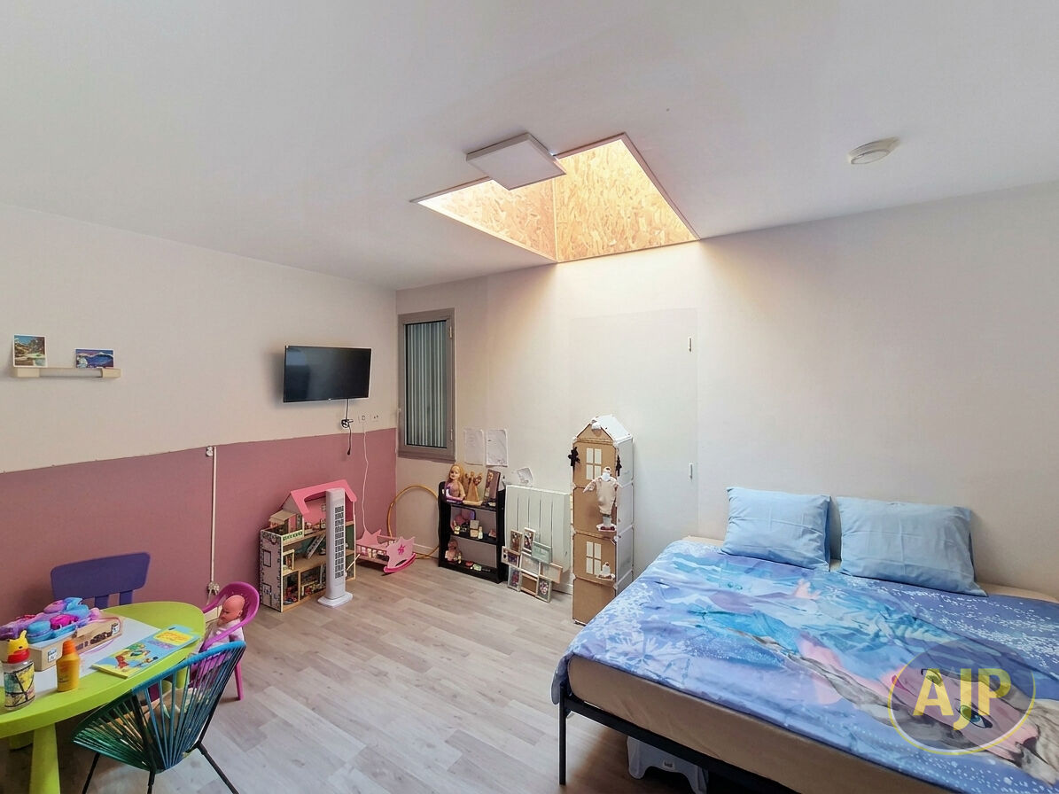 Maison Montaigu Vendee 4 pièce(s) 124 m2 - photo 11