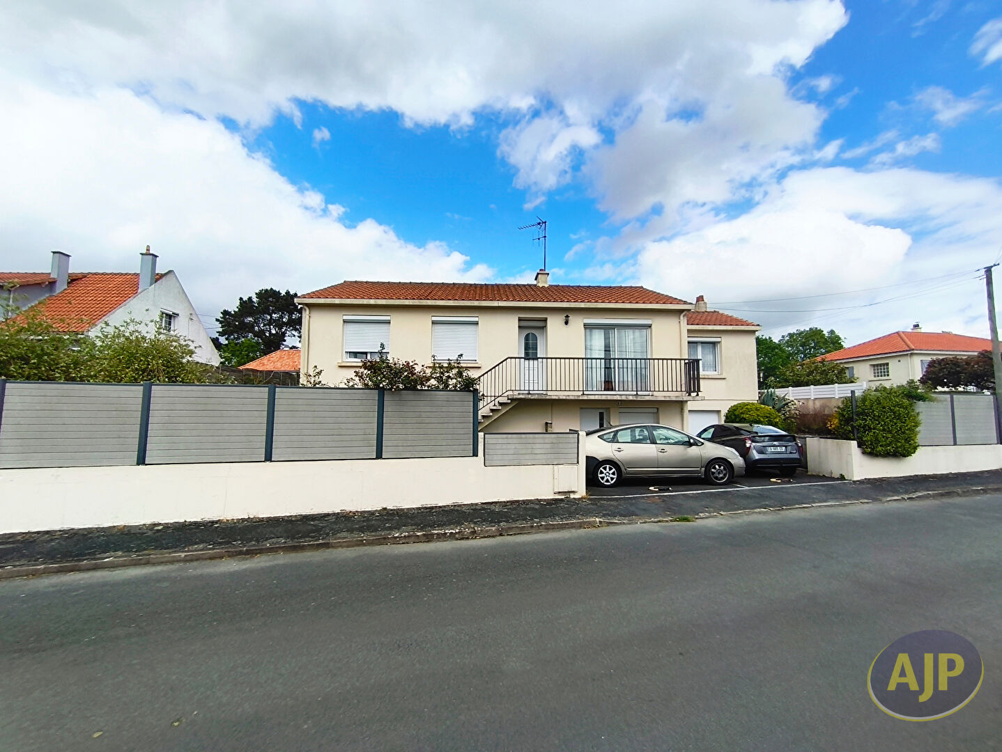 Maison Montaigu Vendee 7 pièce(s) 164 m2 - photo 1