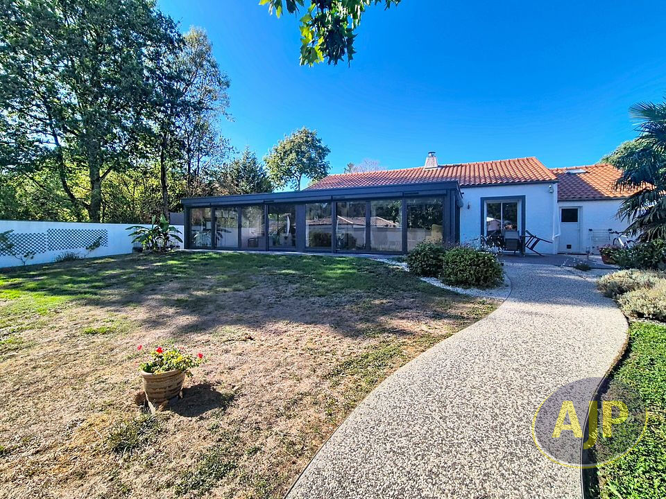 Maison Montaigu Vendee 5 pièce(s) 151 m2 - photo 18