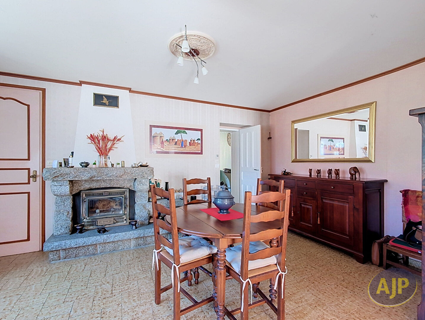 Charmante maison ancienne au calme de 125 m² avec jardin et garages ! - photo 4
