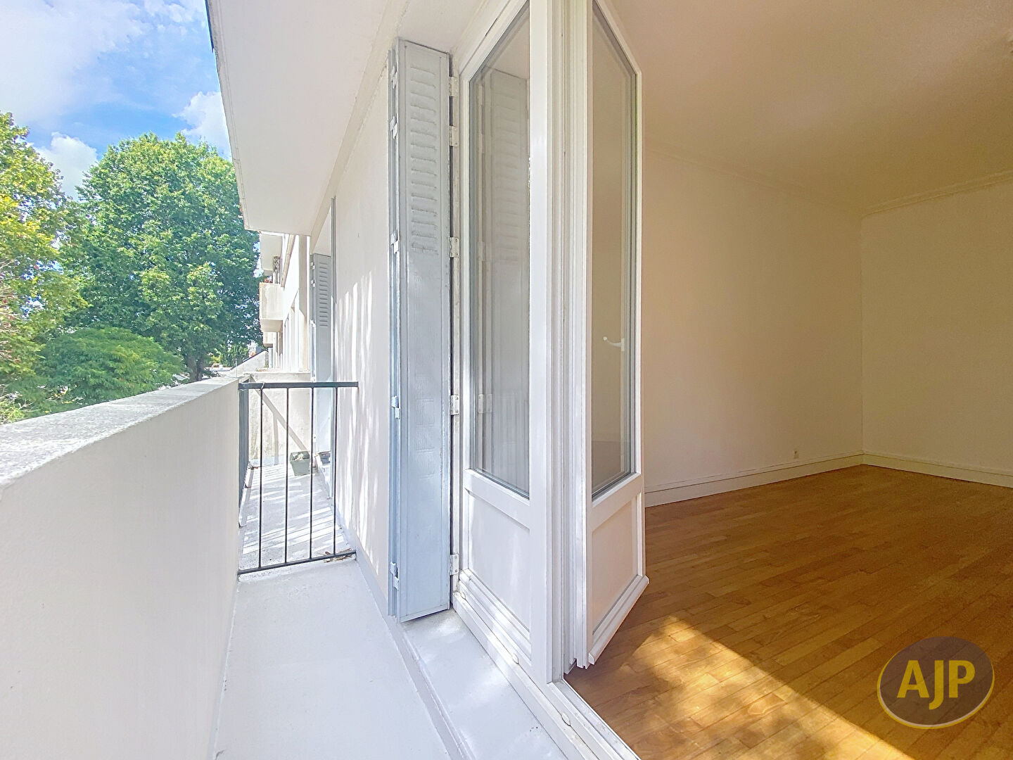 T3 avec balcon, parking et cave - photo 2