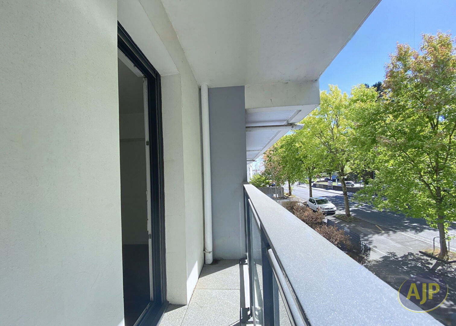 T2 avec balcon et parking couvert - photo 2