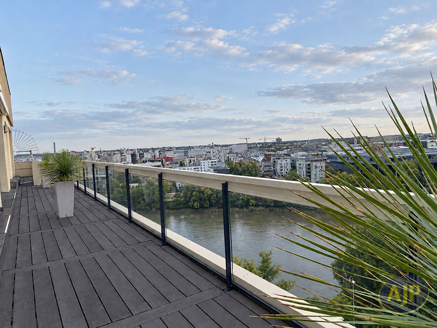 NANTES CENTRE  : dernier étage d'exception et ses jardins suspendus - photo 3