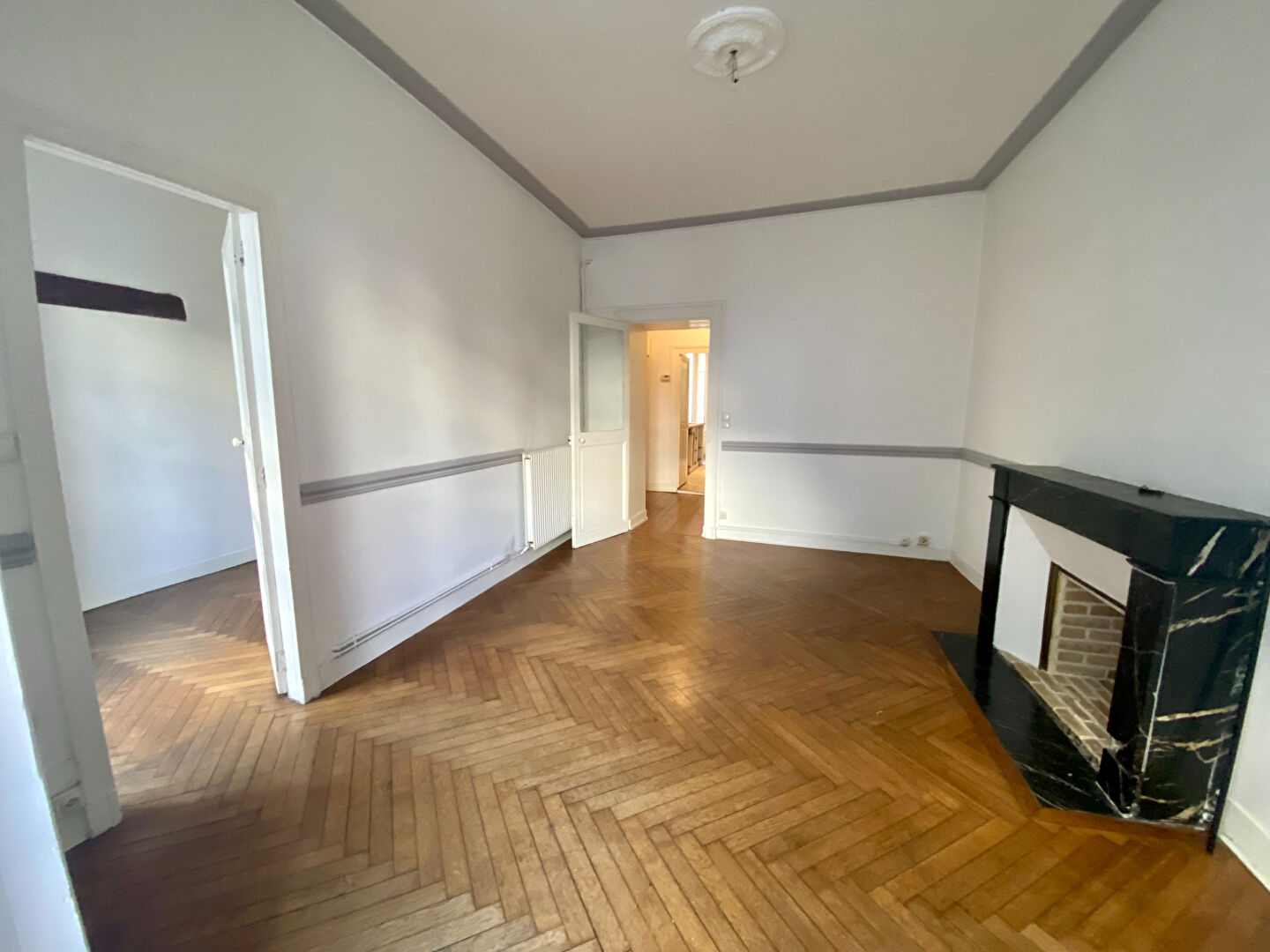 GRASLIN - Appartement 3 pièces 57.95m² - photo 2