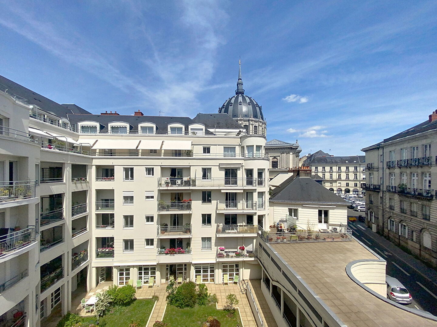 RÉSIDENCE SENIORS : T2 de 55.49 m² avec double Balcon, Cave et Parking - photo 1