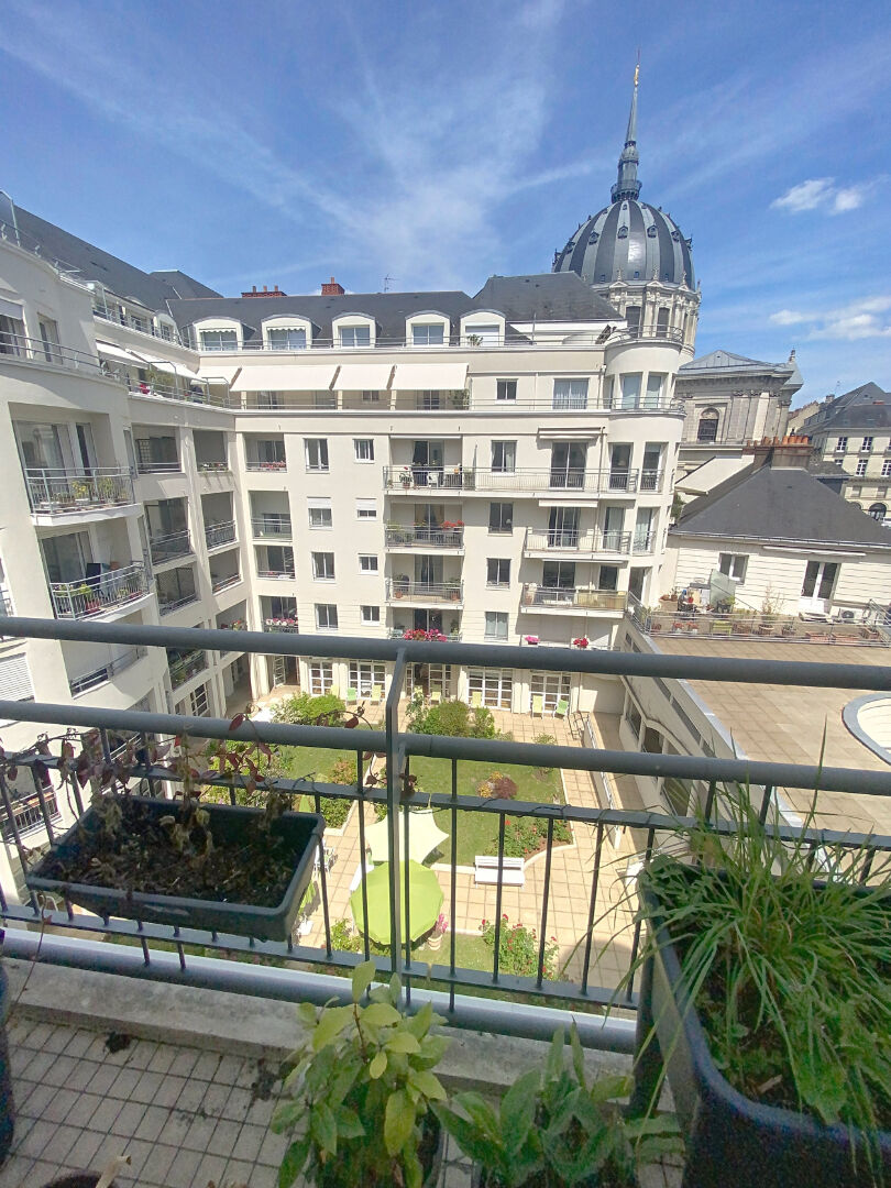 RÉSIDENCE SENIORS : T2 de 55.49 m² avec double Balcon, Cave et Parking - photo 3