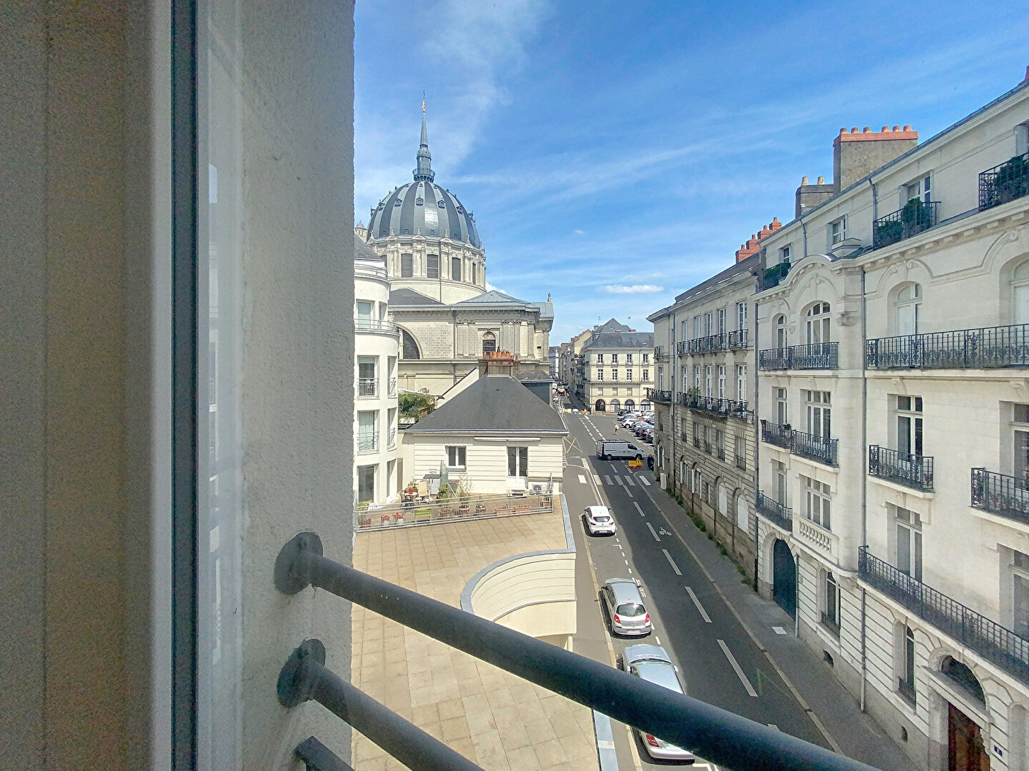 RÉSIDENCE SENIORS : T2 de 55.49 m² avec double Balcon, Cave et Parking - photo 4