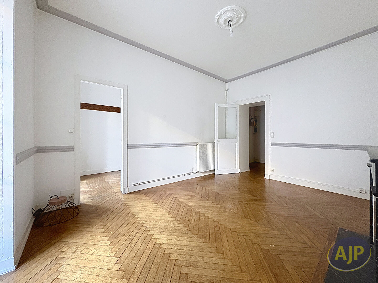 GRASLIN - Appartement 3 pièces 57.95m² - photo 3