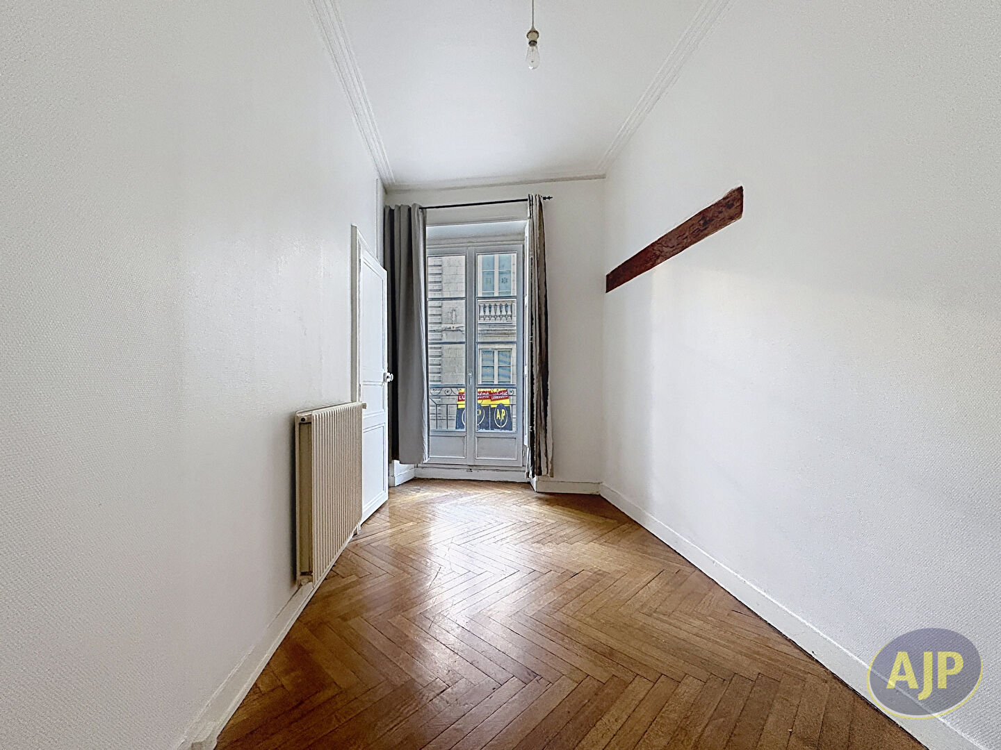 GRASLIN - Appartement 3 pièces 57.95m² - photo 7