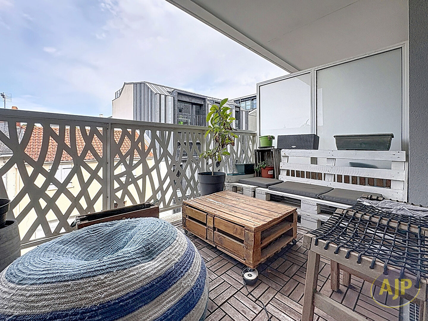 Nantes Croix Bonneau - Appartement 3 pièces meublé avec balcon et garage - photo 4