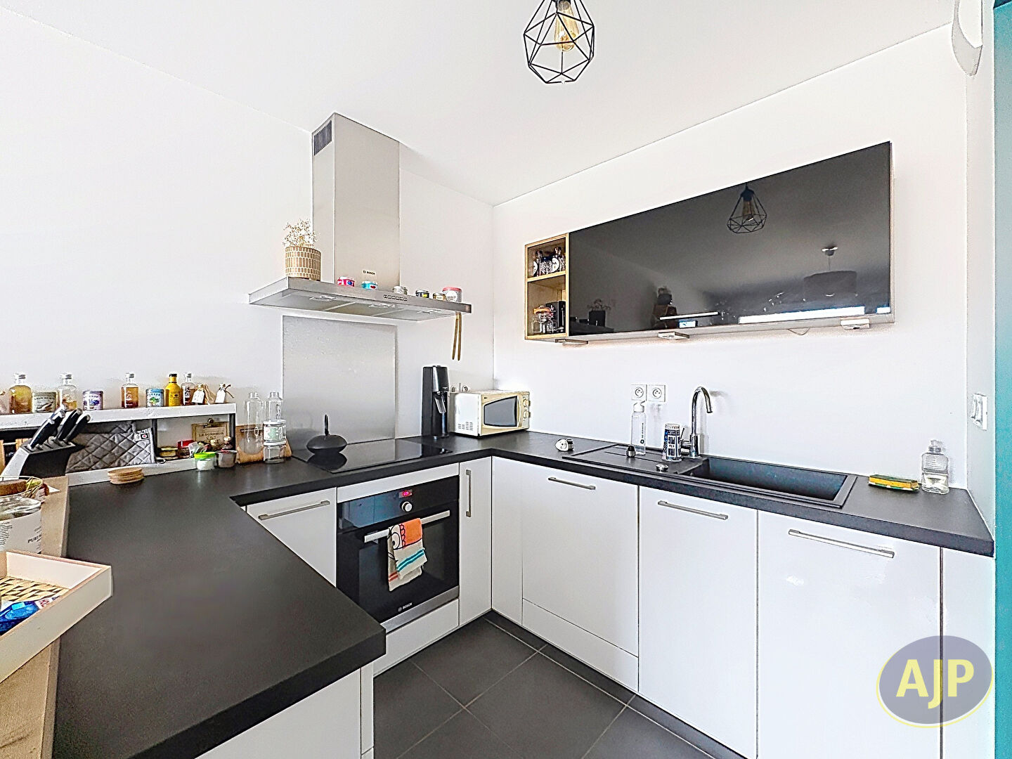 Nantes Croix Bonneau - Appartement 3 pièces meublé avec balcon et garage - photo 9