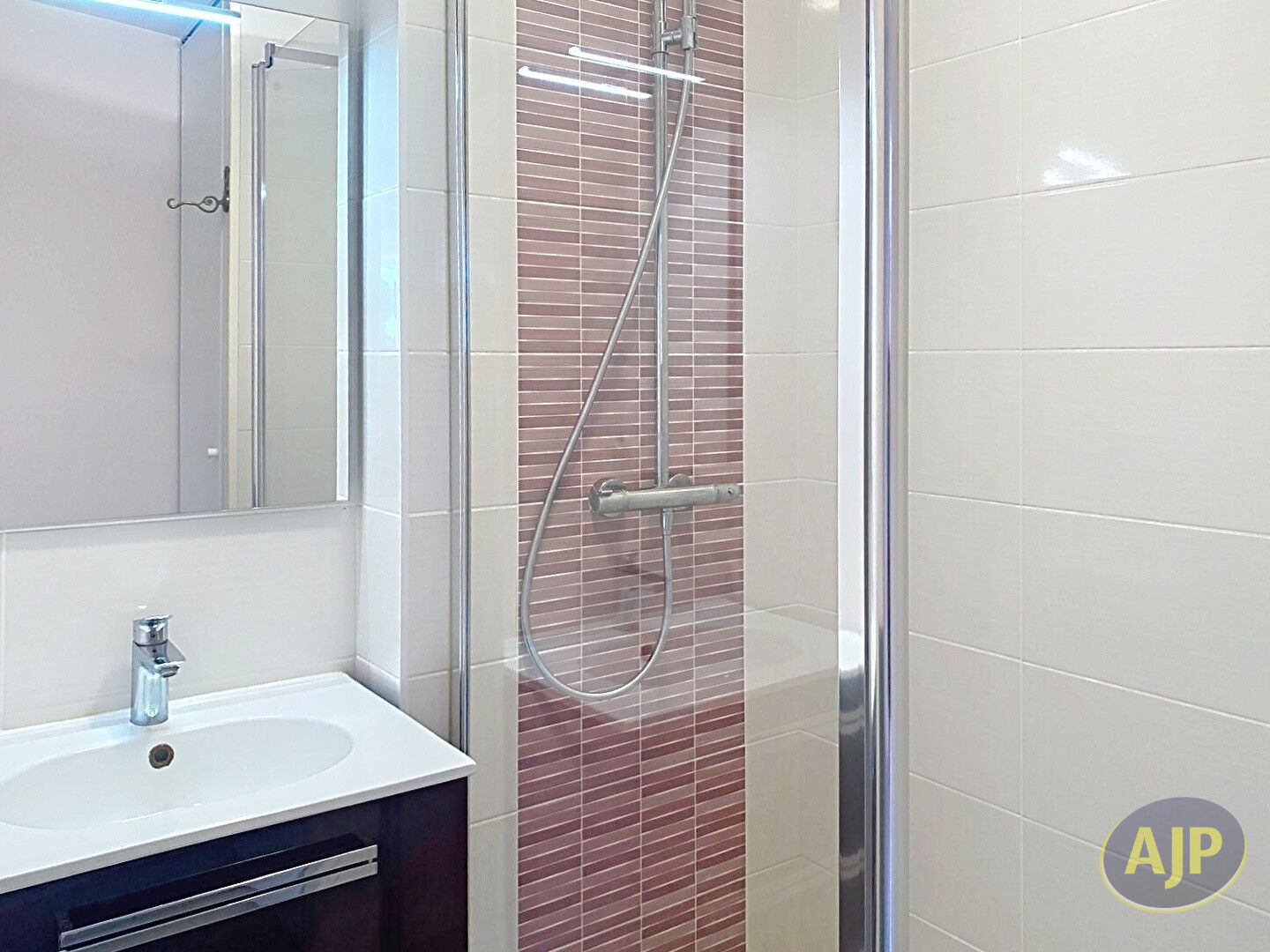 EXCLUSIVITÉ - Nantes Mellinet : T3 - 60.25 m² avec cave et 2 garages ! - photo 9