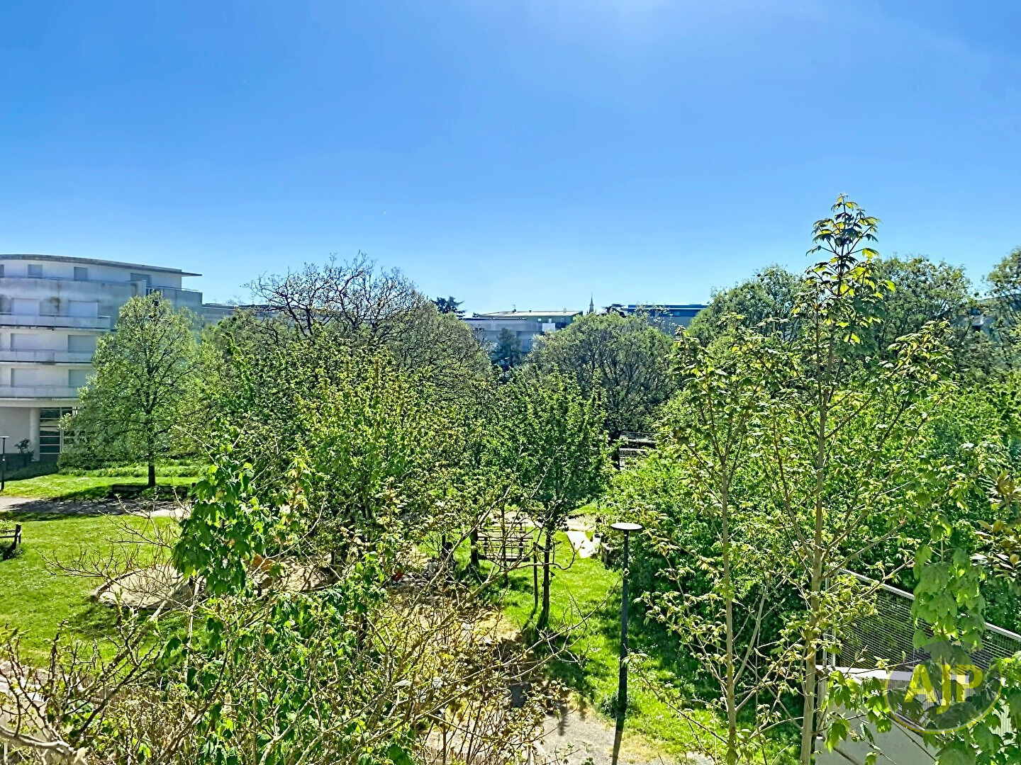 EXCLUSIVITÉ - Nantes Mellinet : T3 - 60.25 m² avec cave et 2 garages ! - photo 10