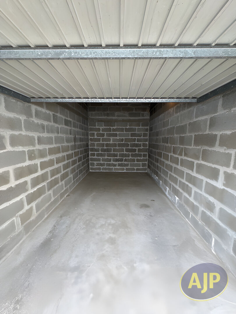 Box fermé et sécurisé - Mellinet - photo 1