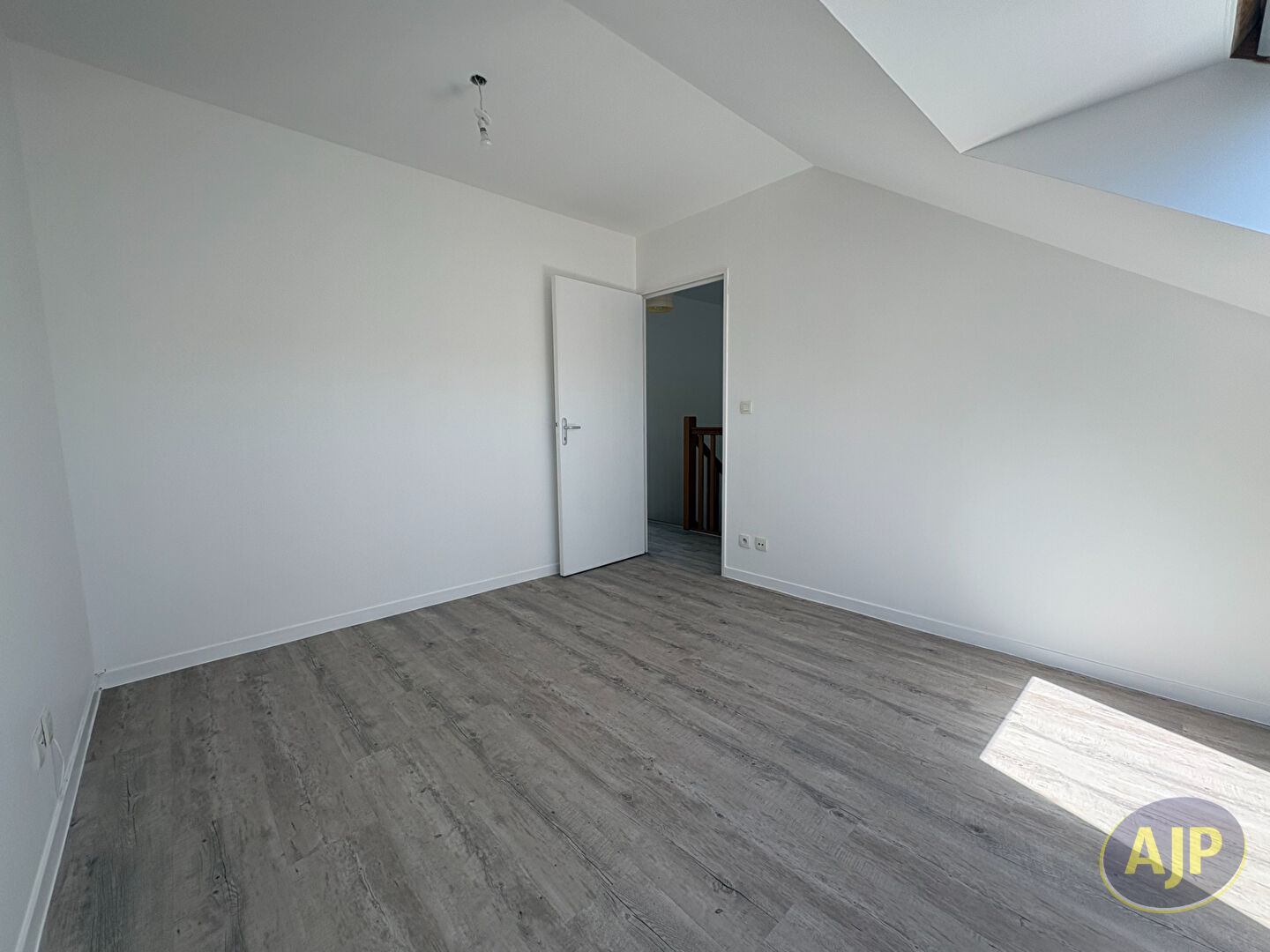 Place René Bouhier - T4 duplex 92.83m² - photo 14