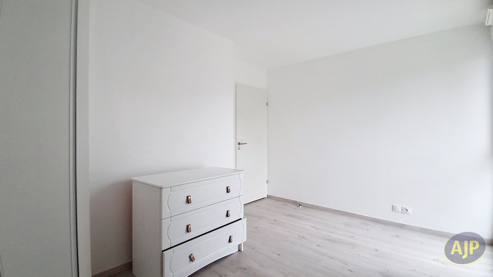 NANTES ZOLA - T3 LUMINEUX 67m² - photo 8