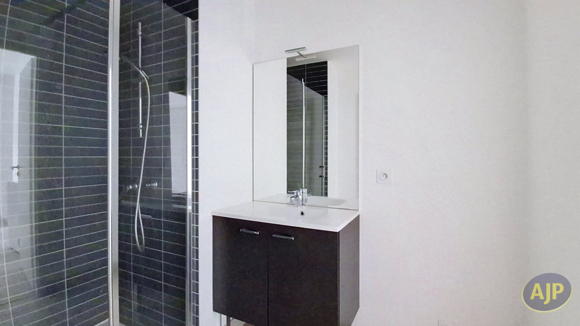 NANTES ZOLA - T3 LUMINEUX 67m² - photo 10
