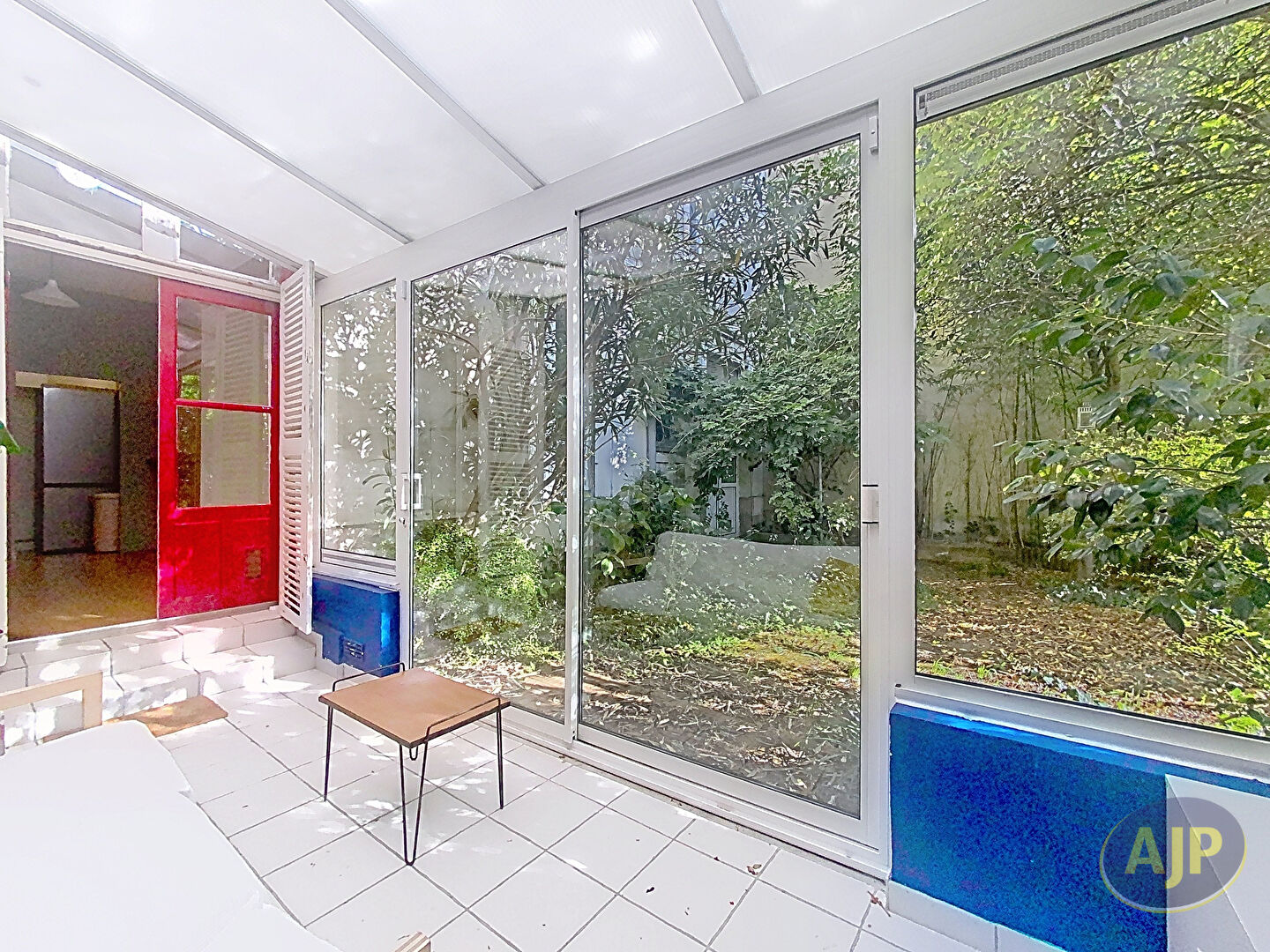 Rareté Dobrée/Sanitat ? Esprit petite maison en ultra-centre - photo 5