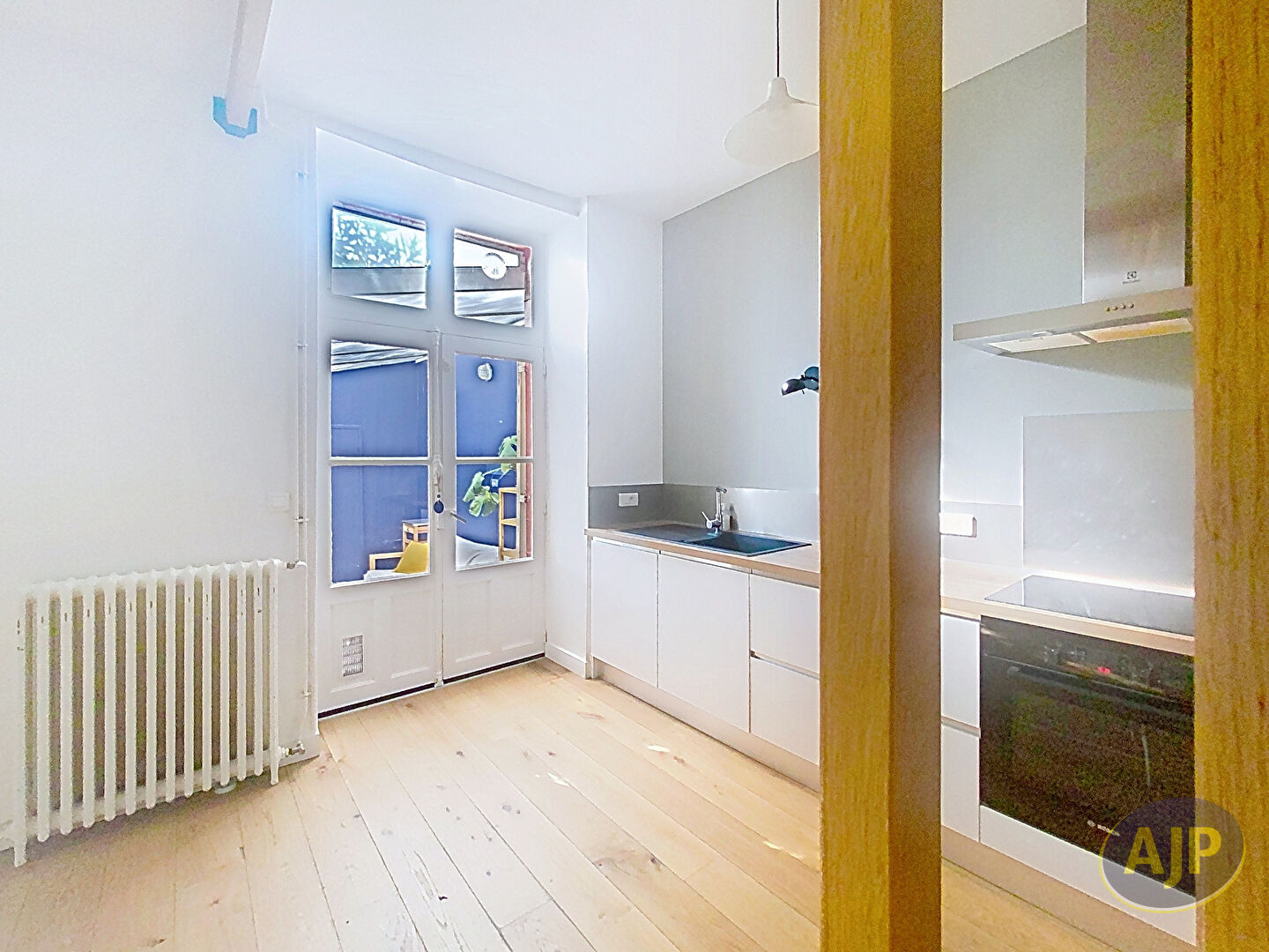 Rareté Dobrée/Sanitat ? Esprit petite maison en ultra-centre - photo 10