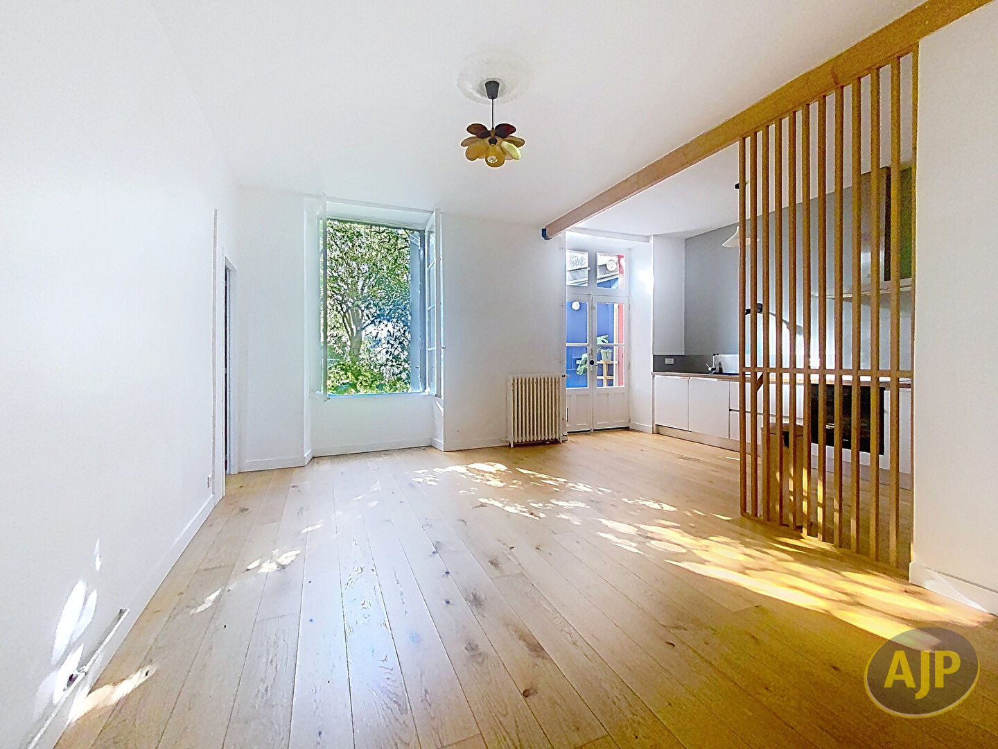 Rareté Dobrée/Sanitat ? Esprit petite maison en ultra-centre - photo 11