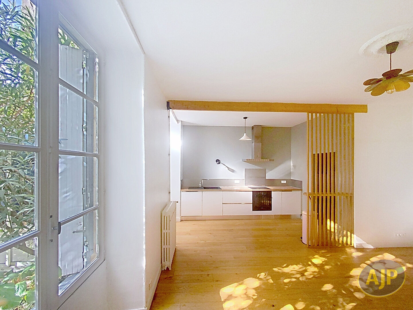 Rareté Dobrée/Sanitat ? Esprit petite maison en ultra-centre - photo 12