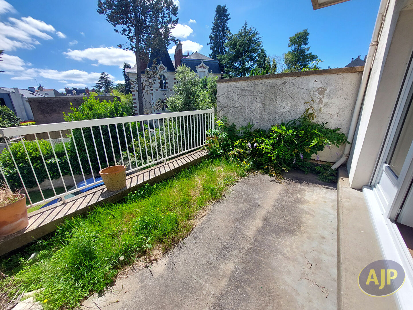 Grand T1 Bis avec Terrasse, Stationnement et Cave - photo 1