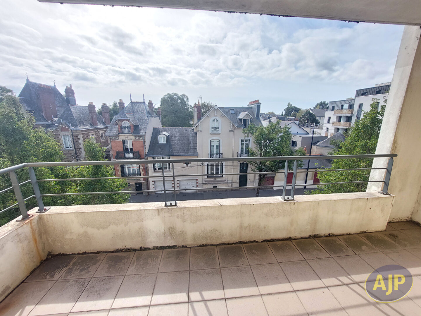 Rond point de Rennes - T2 avec balcon et Box fermé - photo 1
