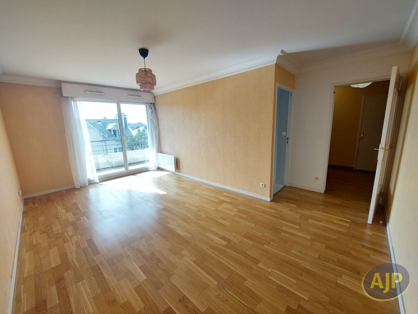 Rond point de Rennes - T2 avec balcon et Box fermé - photo 2
