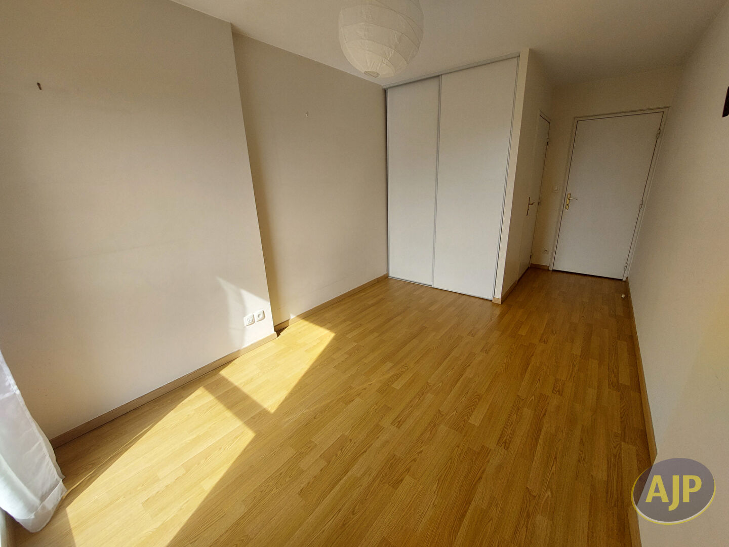 Rond point de Rennes - T2 avec balcon et Box fermé - photo 9