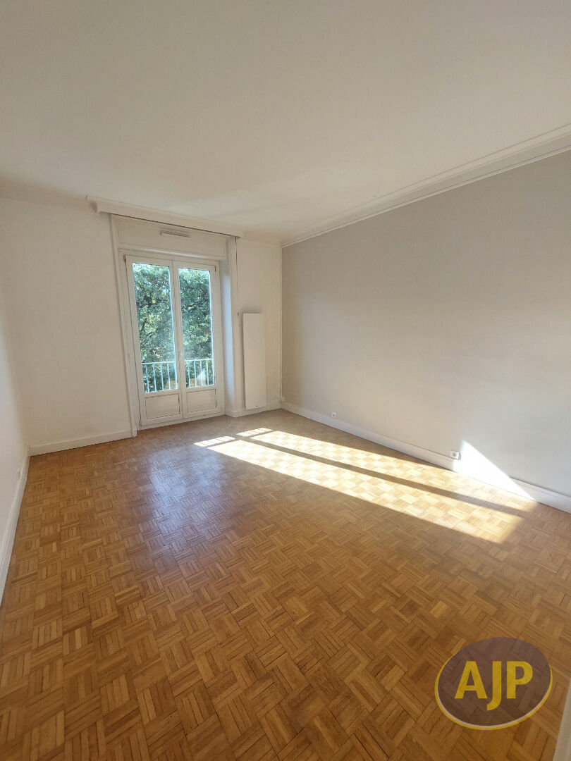 Appartement de 4 chambres avec 2 Stationnements et cave - photo 6