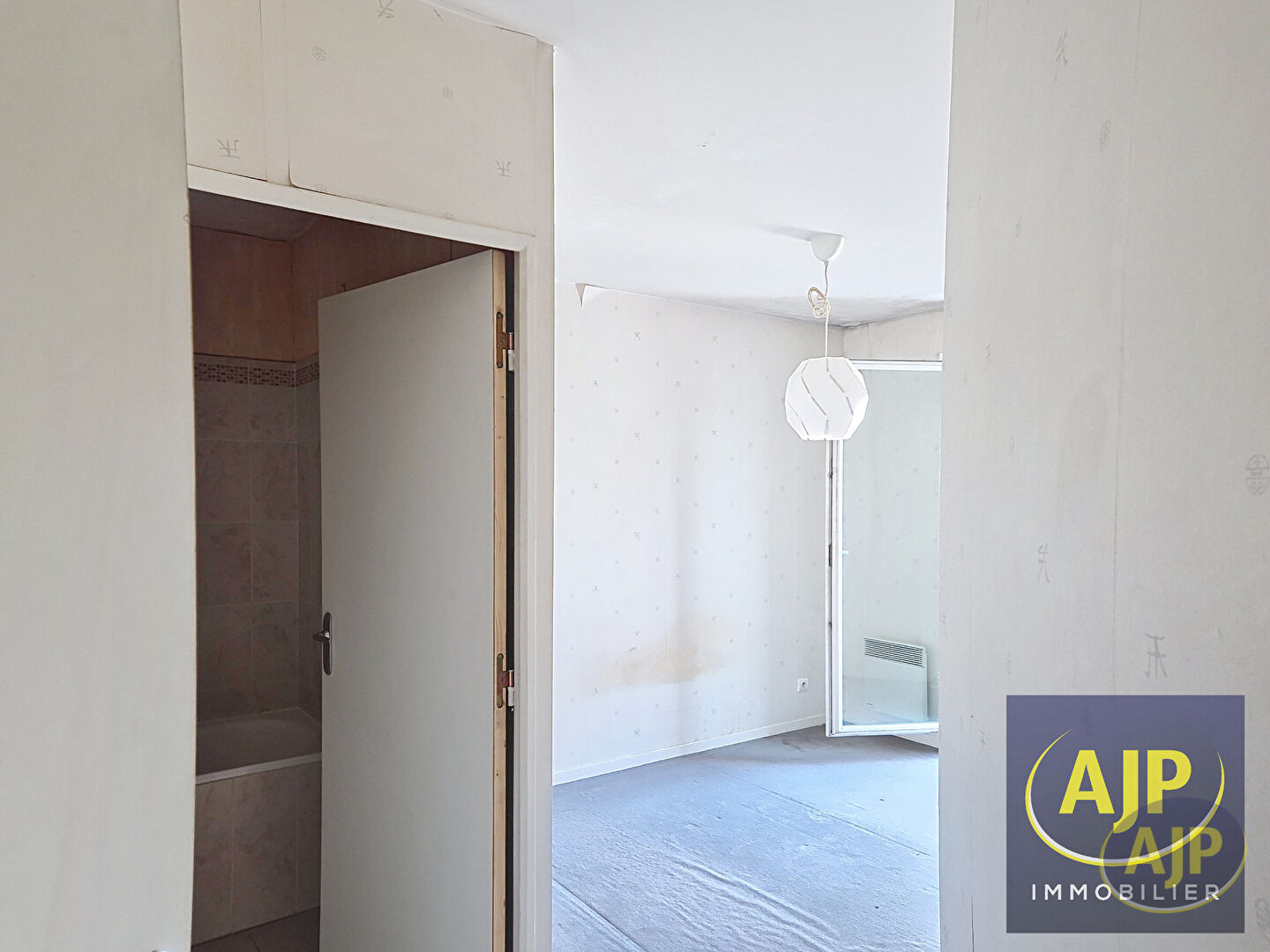 NANTES SAINT-FÉLIX T2 DE 45 M² À RAFRAÎCHIR BEAU POTENTIEL - photo 7