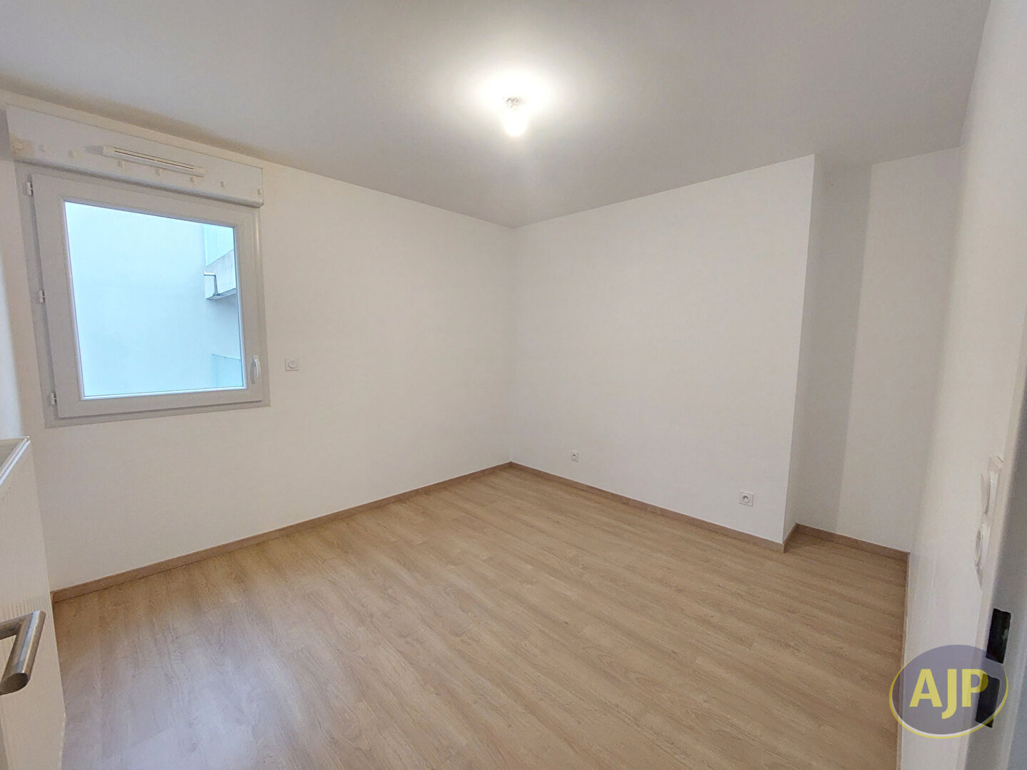 Appartement T3 avec Terrasse et Stationnement - photo 7