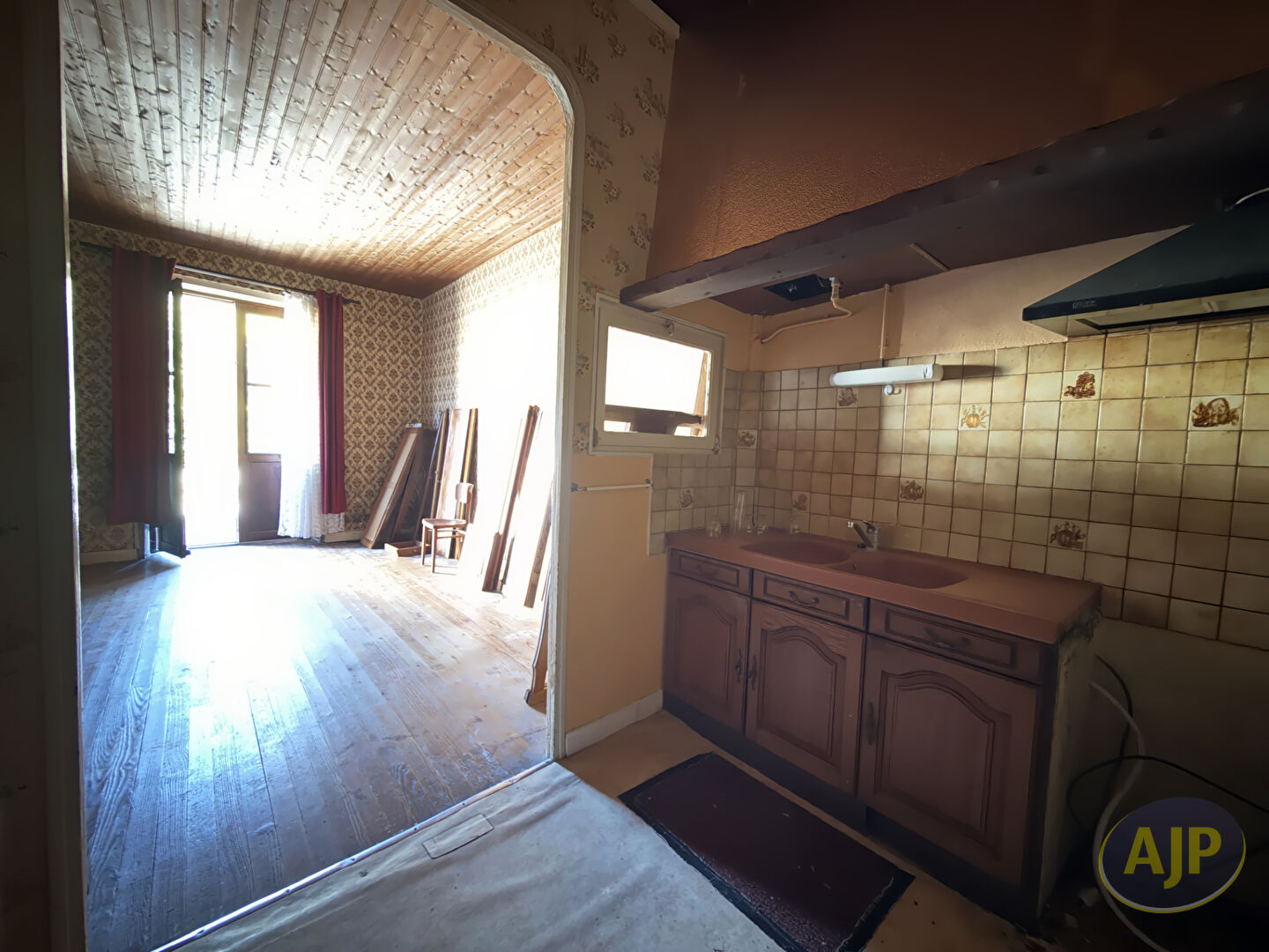 Ensemble immobilier de 202 m² ? 2 logements, jardin et garage - photo 3