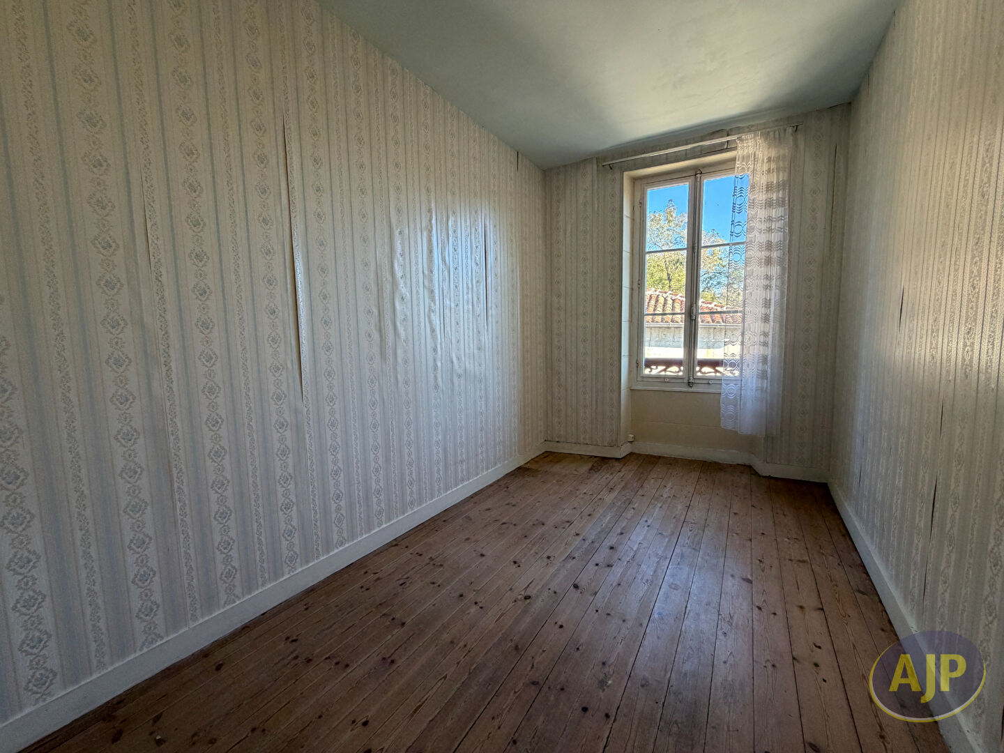 Ensemble immobilier de 202 m² ? 2 logements, jardin et garage - photo 8