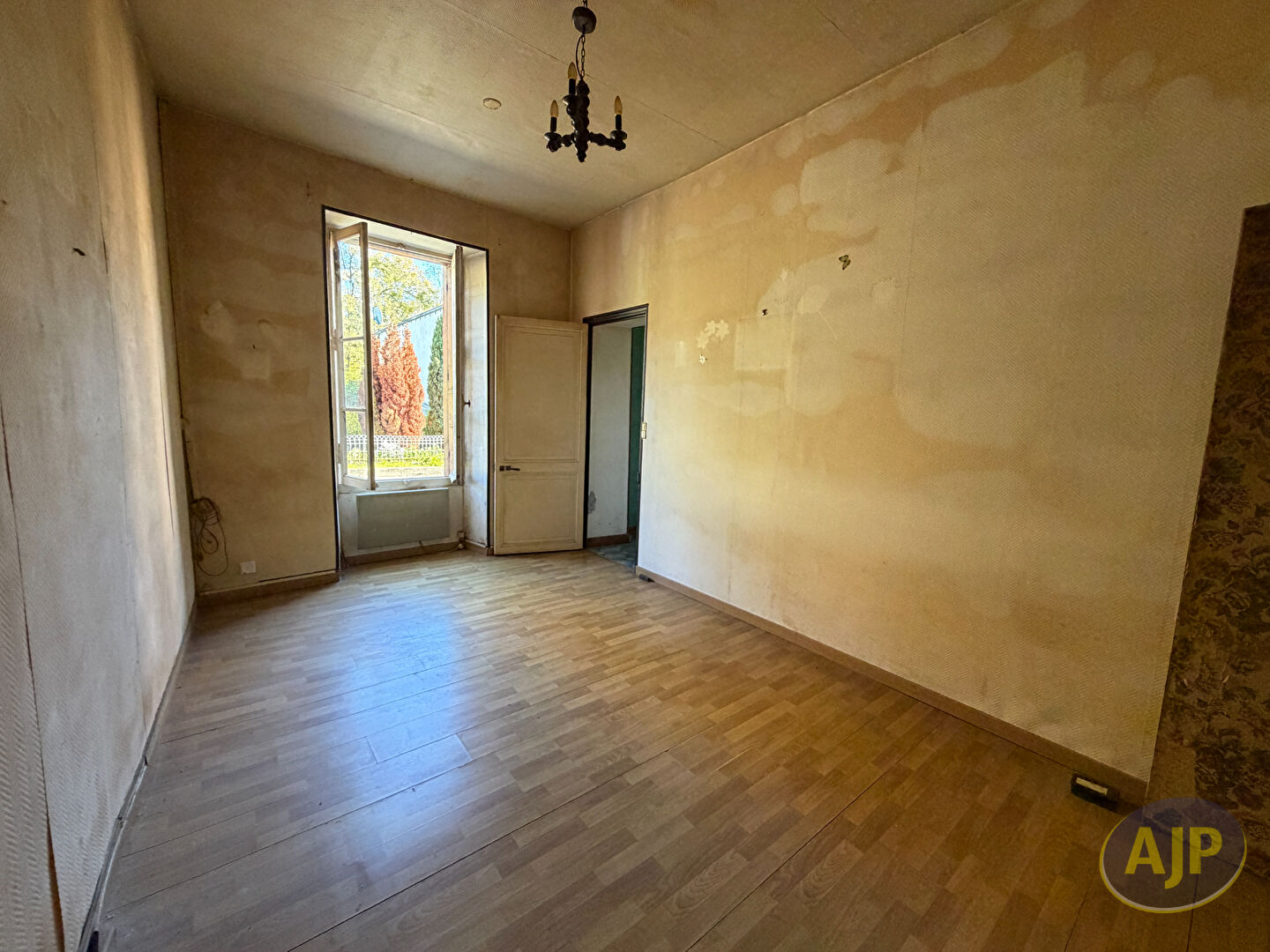Ensemble immobilier de 202 m² ? 2 logements, jardin et garage - photo 11