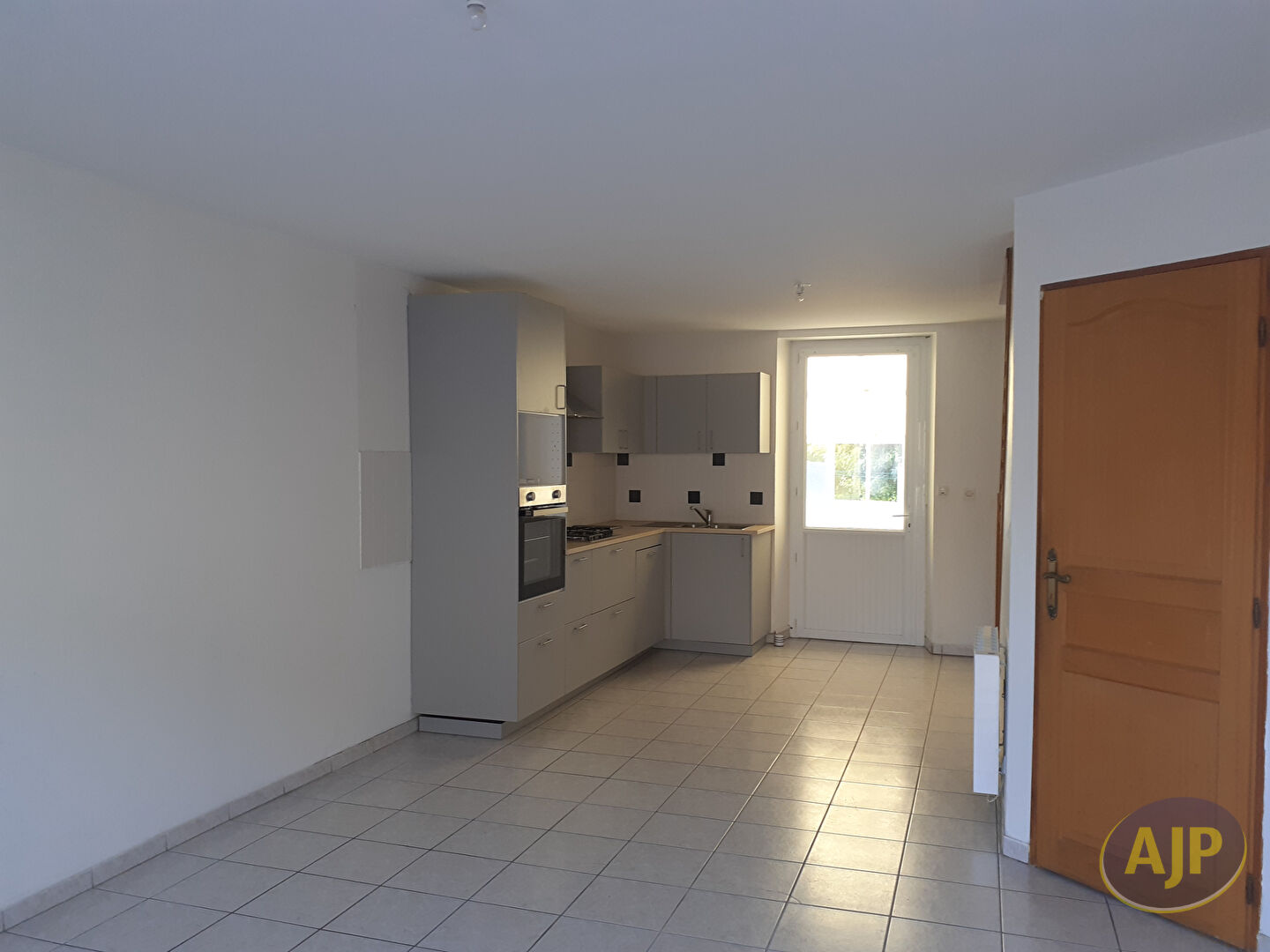 Maison de Bourg AVESSAC - 3 pièce(s) - 72.18m2 - photo 2