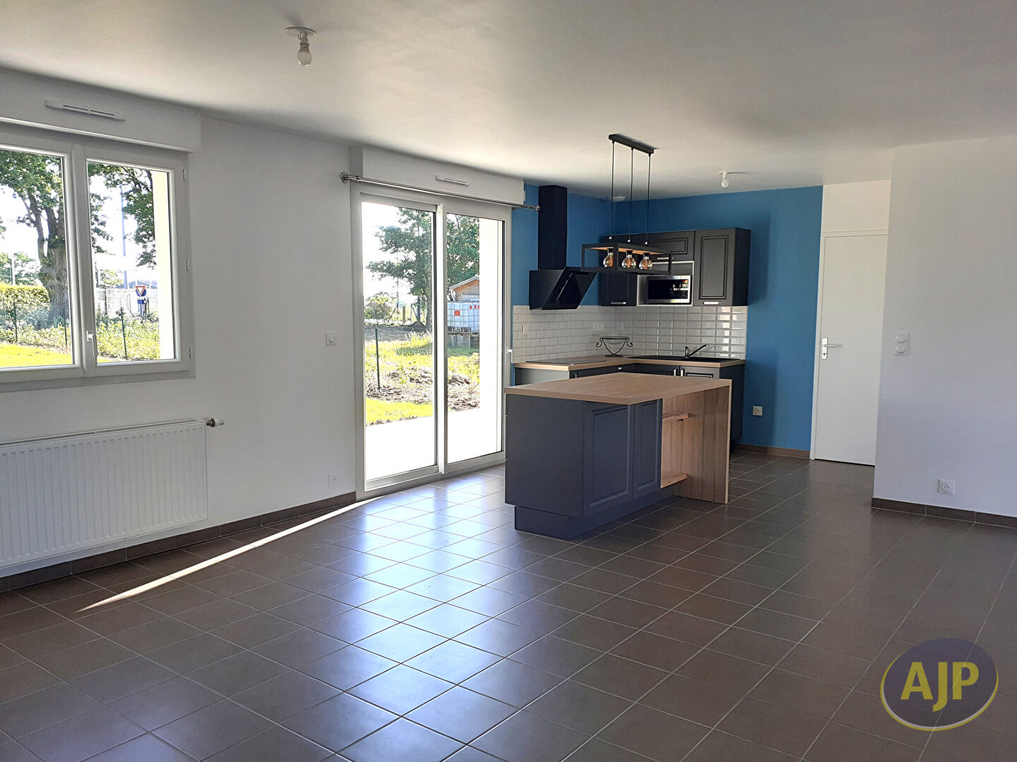 Maison  3 pièce(s) 76.03 m2-FEGREAC Bourg - photo 1