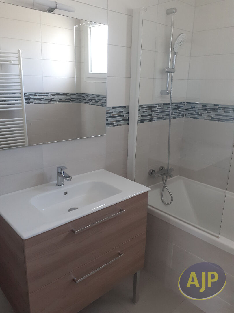 Maison  3 pièce(s) 76.03 m2-FEGREAC Bourg - photo 8