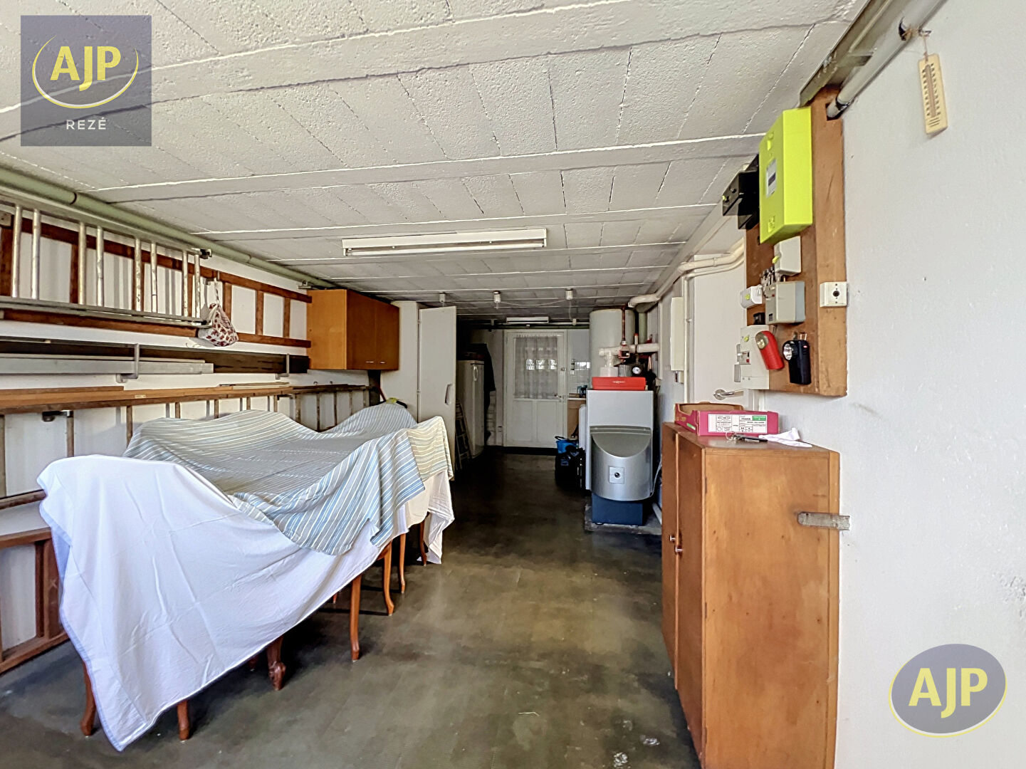 REZÉ  Maison 4 pièces de 80 m² avec jardin clos, garage et dépendance - photo 10